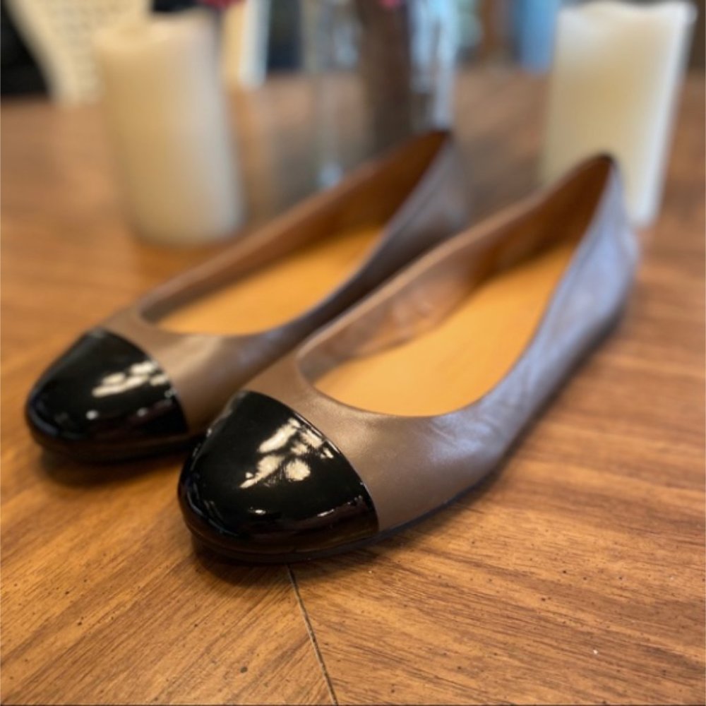 NWOB- Sz 9.5 Franco Sarto taupe leather flats